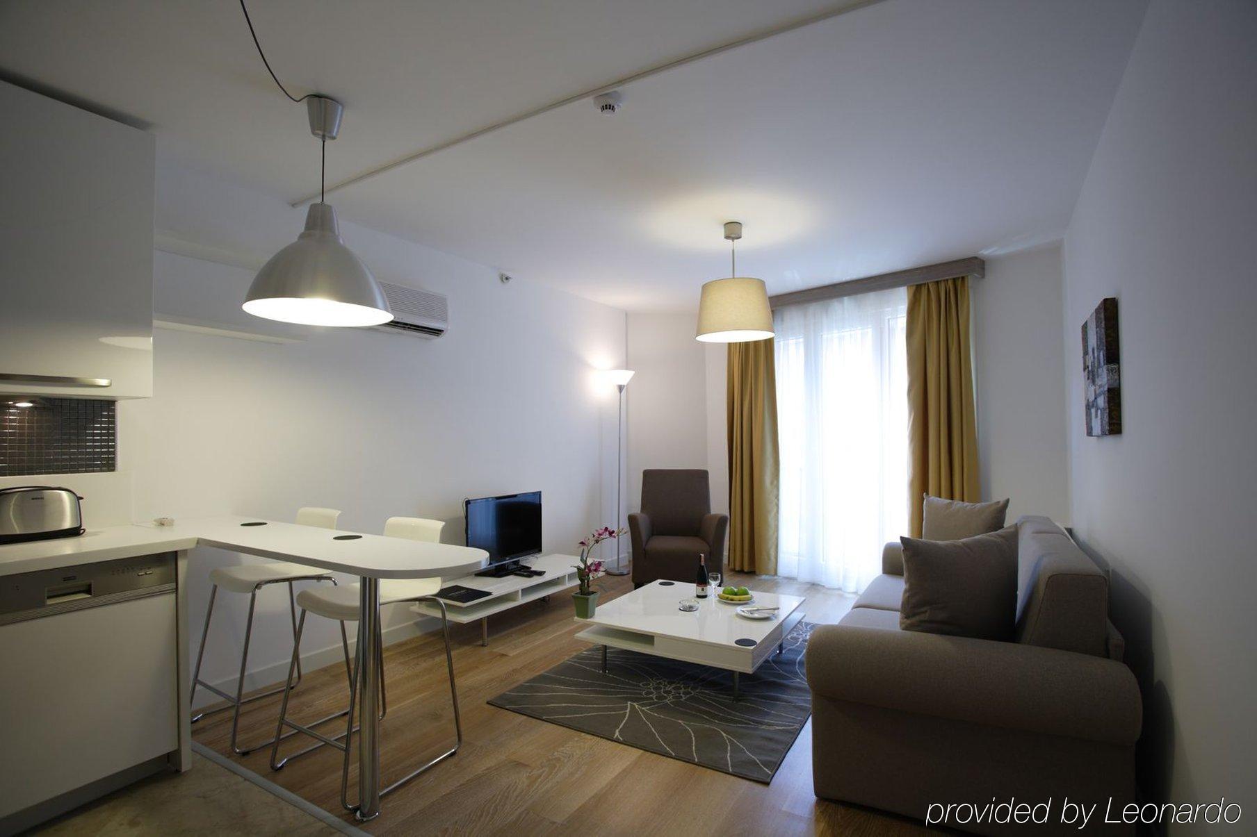 Home Stay Home Valikonagi Isztambul Szoba fotó